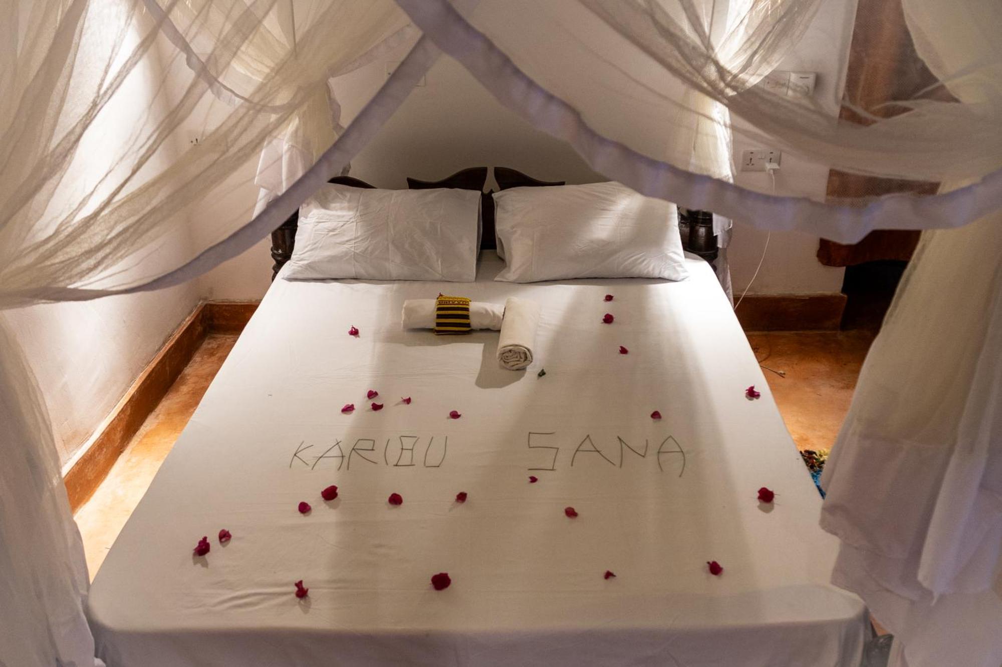 Fantasy Zanzibar Bed & Breakfast *